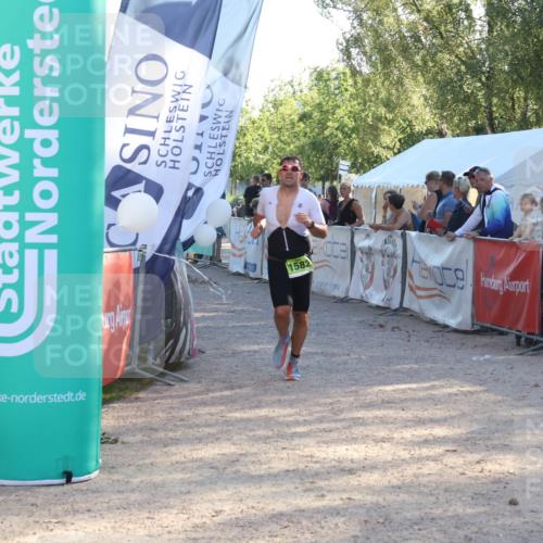 07.09.2025 - 19. Norderstedt Triathlon Luisa Fischer http://msf.ph/oto/8736024 07.09.2025 16:40:07 Ziel 1582 meine-sportfotos.de