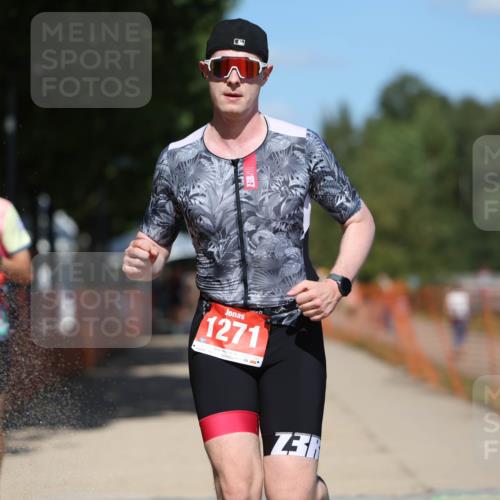 07.09.2025 - 19. Norderstedt Triathlon Michael Strokosch http://msf.ph/oto/8736025 07.09.2025 13:39:06 Laufen 357, 358, 1271 meine-sportfotos.de