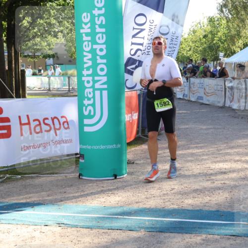 07.09.2025 - 19. Norderstedt Triathlon Luisa Fischer http://msf.ph/oto/8736048 07.09.2025 16:40:09 Ziel 1582 meine-sportfotos.de