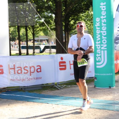 07.09.2025 - 19. Norderstedt Triathlon Luisa Fischer http://msf.ph/oto/8736064 07.09.2025 16:40:10 Ziel 1582 meine-sportfotos.de