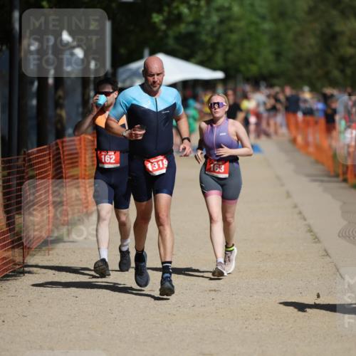 07.09.2025 - 19. Norderstedt Triathlon Michael Strokosch http://msf.ph/oto/8736065 07.09.2025 12:22:53 Laufen 162, 163, 1233, 1319 meine-sportfotos.de