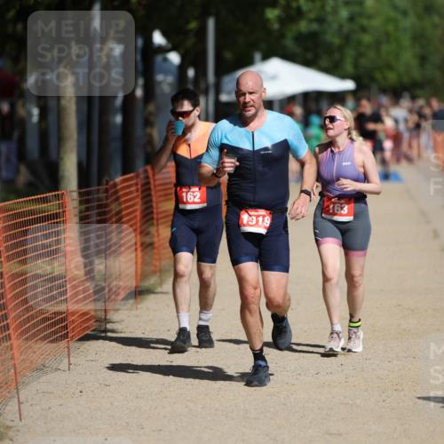 07.09.2025 - 19. Norderstedt Triathlon Michael Strokosch http://msf.ph/oto/8736069 07.09.2025 12:22:53 Laufen 162, 163, 1233, 1319 meine-sportfotos.de