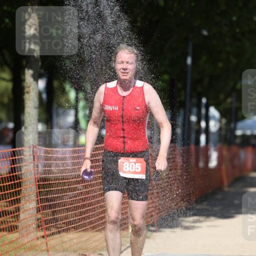 07.09.2025 - 19. Norderstedt Triathlon Michael Strokosch http://msf.ph/oto/8736090 07.09.2025 13:39:33 Laufen 320, 330, 805 meine-sportfotos.de