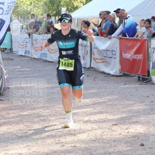 07.09.2025 - 19. Norderstedt Triathlon Luisa Fischer http://msf.ph/oto/8736099 07.09.2025 16:40:14 Ziel 1485, 1582 meine-sportfotos.de