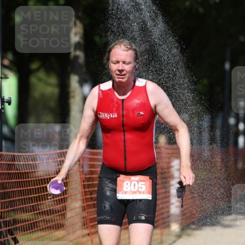 07.09.2025 - 19. Norderstedt Triathlon Michael Strokosch http://msf.ph/oto/8736105 07.09.2025 13:39:34 Laufen 320, 330, 805 meine-sportfotos.de