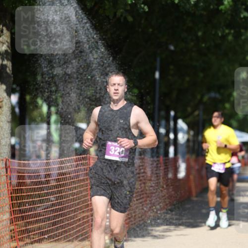 07.09.2025 - 19. Norderstedt Triathlon Michael Strokosch http://msf.ph/oto/8736109 07.09.2025 13:39:37 Laufen 320, 330, 809 meine-sportfotos.de