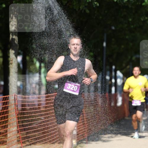 07.09.2025 - 19. Norderstedt Triathlon Michael Strokosch http://msf.ph/oto/8736115 07.09.2025 13:39:38 Laufen 320, 330, 809 meine-sportfotos.de