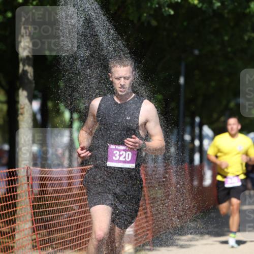 07.09.2025 - 19. Norderstedt Triathlon Michael Strokosch http://msf.ph/oto/8736117 07.09.2025 13:39:38 Laufen 320, 330, 809 meine-sportfotos.de