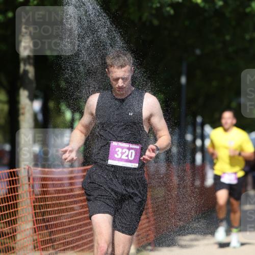 07.09.2025 - 19. Norderstedt Triathlon Michael Strokosch http://msf.ph/oto/8736121 07.09.2025 13:39:38 Laufen 320, 330, 809 meine-sportfotos.de