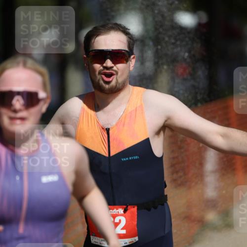07.09.2025 - 19. Norderstedt Triathlon Michael Strokosch http://msf.ph/oto/8736131 07.09.2025 12:22:59 Laufen 162, 163, 164, 1233, 1319 meine-sportfotos.de