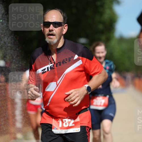 07.09.2025 - 19. Norderstedt Triathlon Michael Strokosch http://msf.ph/oto/8736188 07.09.2025 13:03:28 Laufen 157, 182, 207, 273, 724, 739, 1317 meine-sportfotos.de