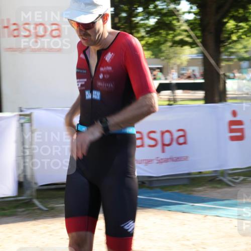 07.09.2025 - 19. Norderstedt Triathlon Luisa Fischer http://msf.ph/oto/8736228 07.09.2025 16:40:44 Ziel 1403, 1553, 1573 meine-sportfotos.de