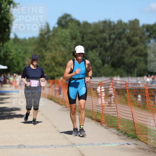 07.09.2025 - 19. Norderstedt Triathlon Michael Strokosch http://msf.ph/oto/8736241 07.09.2025 13:39:58 Laufen 270, 335 meine-sportfotos.de