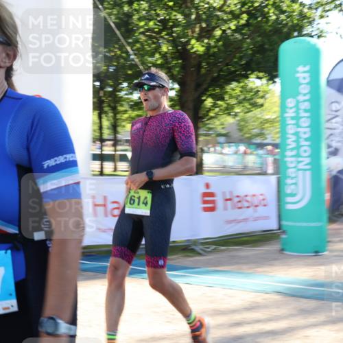07.09.2025 - 19. Norderstedt Triathlon Luisa Fischer http://msf.ph/oto/8736282 07.09.2025 16:40:53 Ziel 1403, 1447, 1614 meine-sportfotos.de