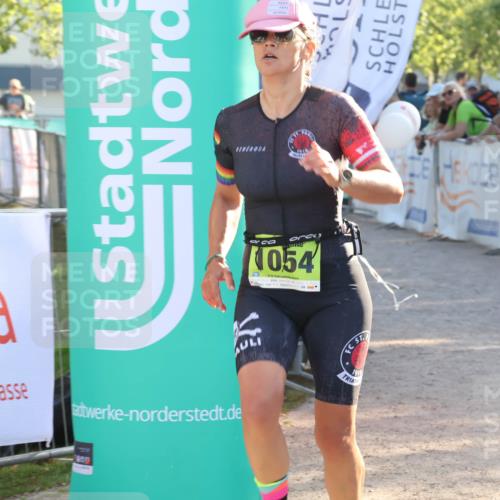 07.09.2025 - 19. Norderstedt Triathlon Luisa Fischer http://msf.ph/oto/8736301 07.09.2025 16:41:01 Ziel 407, 1054 meine-sportfotos.de