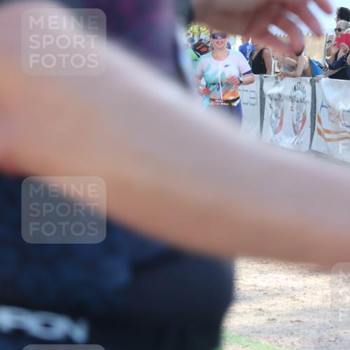 07.09.2025 - 19. Norderstedt Triathlon Luisa Fischer http://msf.ph/oto/8736308 07.09.2025 16:41:03 Ziel 407, 1054 meine-sportfotos.de