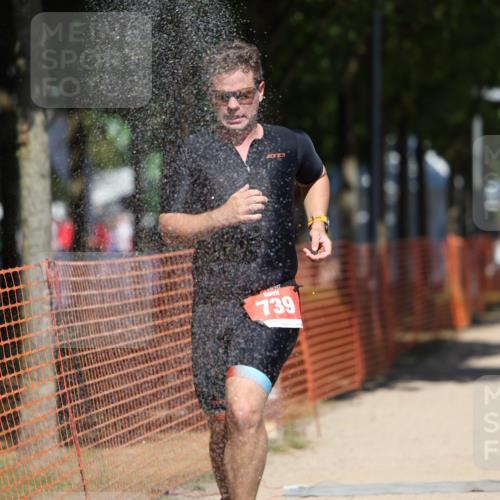07.09.2025 - 19. Norderstedt Triathlon Michael Strokosch http://msf.ph/oto/8736321 07.09.2025 13:03:34 Laufen 739 meine-sportfotos.de