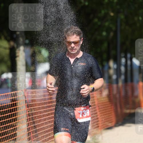07.09.2025 - 19. Norderstedt Triathlon Michael Strokosch http://msf.ph/oto/8736336 07.09.2025 13:03:34 Laufen 739 meine-sportfotos.de