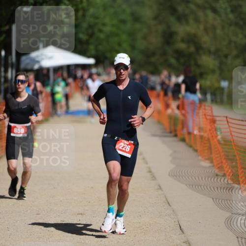 07.09.2025 - 19. Norderstedt Triathlon Michael Strokosch http://msf.ph/oto/8736364 07.09.2025 12:23:36 Laufen 226, 859 meine-sportfotos.de