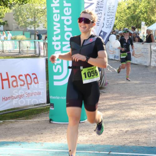 07.09.2025 - 19. Norderstedt Triathlon Luisa Fischer http://msf.ph/oto/8736371 07.09.2025 16:41:13 Ziel 1059, 1090 meine-sportfotos.de