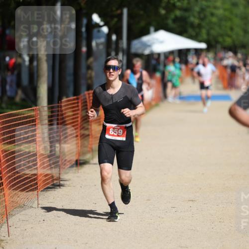 07.09.2025 - 19. Norderstedt Triathlon Michael Strokosch http://msf.ph/oto/8736384 07.09.2025 12:23:37 Laufen 226, 859 meine-sportfotos.de