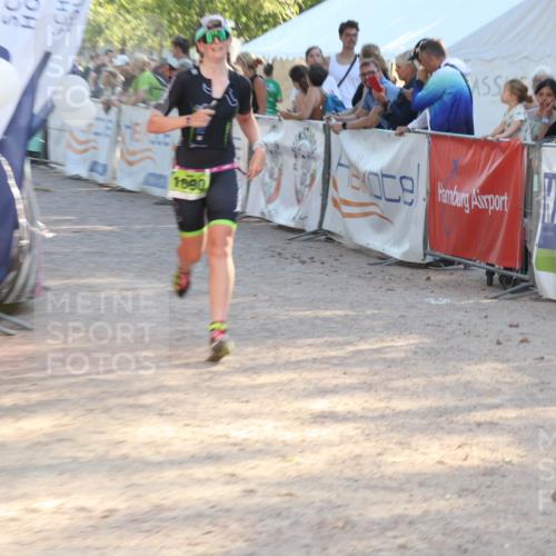 07.09.2025 - 19. Norderstedt Triathlon Luisa Fischer http://msf.ph/oto/8736385 07.09.2025 16:41:14 Ziel 1059, 1090 meine-sportfotos.de