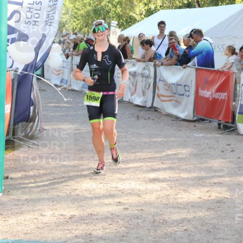 07.09.2025 - 19. Norderstedt Triathlon Luisa Fischer http://msf.ph/oto/8736404 07.09.2025 16:41:15 Ziel 1059, 1090 meine-sportfotos.de