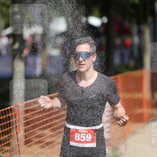 07.09.2025 - 19. Norderstedt Triathlon Michael Strokosch http://msf.ph/oto/8736410 07.09.2025 12:23:41 Laufen 152, 226, 859 meine-sportfotos.de
