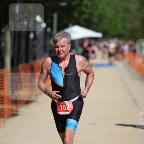 07.09.2025 - 19. Norderstedt Triathlon Michael Strokosch http://msf.ph/oto/8736446 07.09.2025 12:23:48 Laufen 152, 838 meine-sportfotos.de