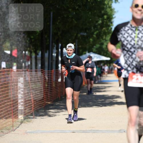 07.09.2025 - 19. Norderstedt Triathlon Michael Strokosch http://msf.ph/oto/8736455 07.09.2025 13:40:57 Laufen 183, 230, 1299 meine-sportfotos.de