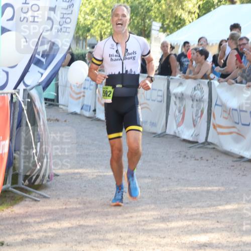 07.09.2025 - 19. Norderstedt Triathlon Luisa Fischer http://msf.ph/oto/8736479 07.09.2025 16:41:33 Ziel 1076, 1592 meine-sportfotos.de