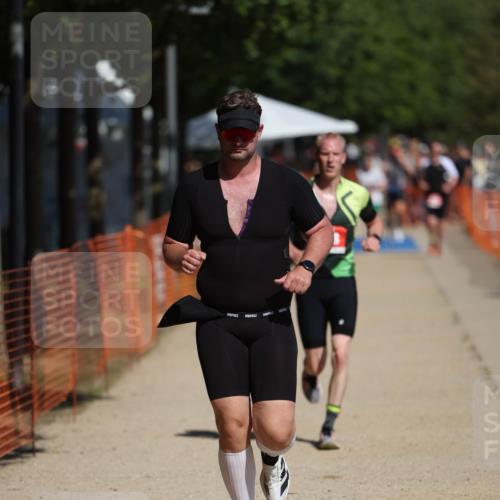 07.09.2025 - 19. Norderstedt Triathlon Michael Strokosch http://msf.ph/oto/8736503 07.09.2025 12:23:59 Laufen 138, 281 meine-sportfotos.de