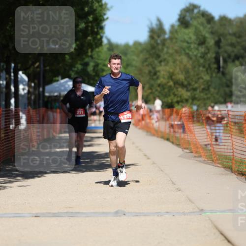 07.09.2025 - 19. Norderstedt Triathlon Michael Strokosch http://msf.ph/oto/8736521 07.09.2025 13:41:02 Laufen 183, 211, 1299 meine-sportfotos.de