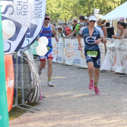 07.09.2025 - 19. Norderstedt Triathlon Luisa Fischer http://msf.ph/oto/8736531 07.09.2025 16:41:47 Ziel 1584, 1595 meine-sportfotos.de