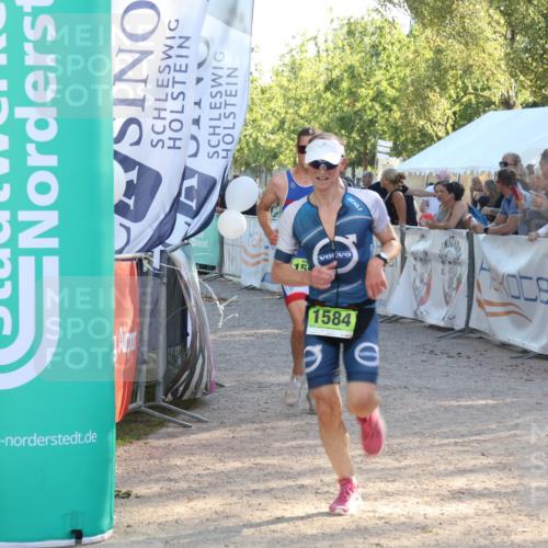 07.09.2025 - 19. Norderstedt Triathlon Luisa Fischer http://msf.ph/oto/8736552 07.09.2025 16:41:49 Ziel 1584, 1595 meine-sportfotos.de