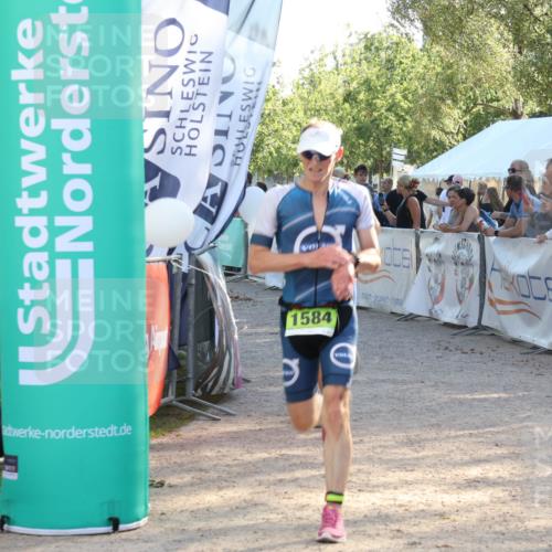 07.09.2025 - 19. Norderstedt Triathlon Luisa Fischer http://msf.ph/oto/8736557 07.09.2025 16:41:49 Ziel 1584, 1595 meine-sportfotos.de