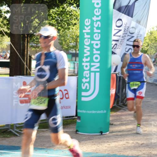 07.09.2025 - 19. Norderstedt Triathlon Luisa Fischer http://msf.ph/oto/8736570 07.09.2025 16:41:50 Ziel 1584, 1595 meine-sportfotos.de