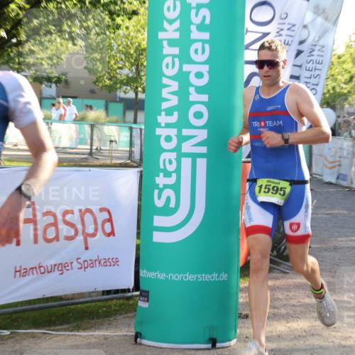 07.09.2025 - 19. Norderstedt Triathlon Luisa Fischer http://msf.ph/oto/8736574 07.09.2025 16:41:50 Ziel 1584, 1595 meine-sportfotos.de
