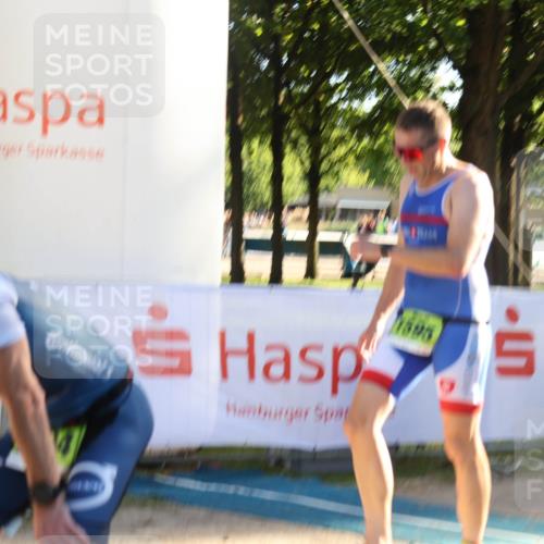 07.09.2025 - 19. Norderstedt Triathlon Luisa Fischer http://msf.ph/oto/8736590 07.09.2025 16:41:52 Ziel 1584, 1595 meine-sportfotos.de