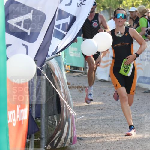 07.09.2025 - 19. Norderstedt Triathlon Luisa Fischer http://msf.ph/oto/8736639 07.09.2025 16:42:13 Ziel 459, 1100, 1561 meine-sportfotos.de