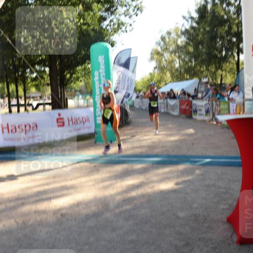 07.09.2025 - 19. Norderstedt Triathlon Luisa Fischer http://msf.ph/oto/8736677 07.09.2025 16:42:15 Ziel 459, 1100, 1561 meine-sportfotos.de