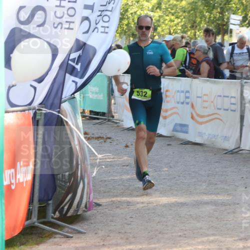 07.09.2025 - 19. Norderstedt Triathlon Luisa Fischer http://msf.ph/oto/8736694 07.09.2025 16:42:24 Ziel 532, 1612 meine-sportfotos.de