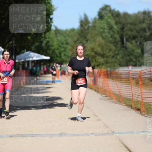 07.09.2025 - 19. Norderstedt Triathlon Michael Strokosch http://msf.ph/oto/8736718 07.09.2025 13:41:53 Laufen 242, 842 meine-sportfotos.de