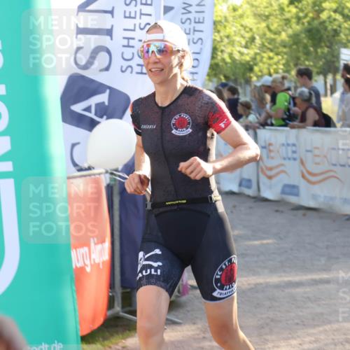 07.09.2025 - 19. Norderstedt Triathlon Luisa Fischer http://msf.ph/oto/8736746 07.09.2025 16:42:47 Ziel 1050 meine-sportfotos.de