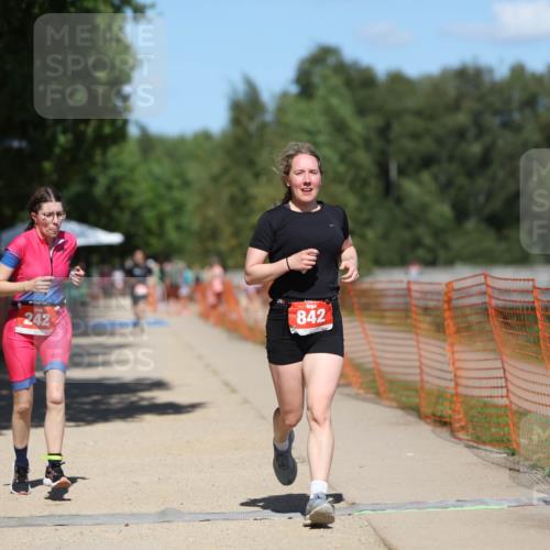 07.09.2025 - 19. Norderstedt Triathlon Michael Strokosch http://msf.ph/oto/8736751 07.09.2025 13:41:54 Laufen 242, 842 meine-sportfotos.de