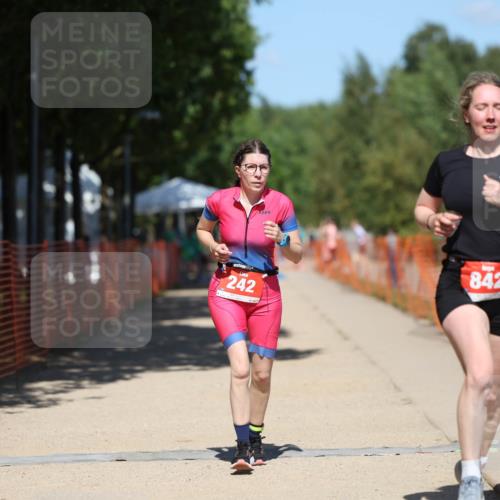 07.09.2025 - 19. Norderstedt Triathlon Michael Strokosch http://msf.ph/oto/8736762 07.09.2025 13:41:55 Laufen 242, 842 meine-sportfotos.de