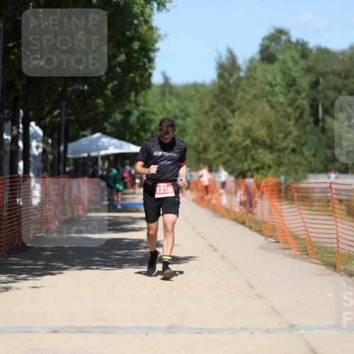 07.09.2025 - 19. Norderstedt Triathlon Michael Strokosch http://msf.ph/oto/8736785 07.09.2025 13:42:09 Laufen 1215 meine-sportfotos.de