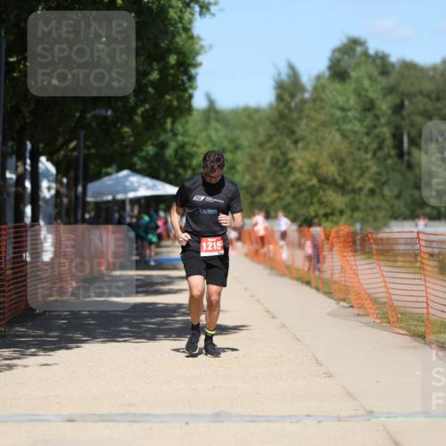 07.09.2025 - 19. Norderstedt Triathlon Michael Strokosch http://msf.ph/oto/8736786 07.09.2025 13:42:09 Laufen 1215 meine-sportfotos.de