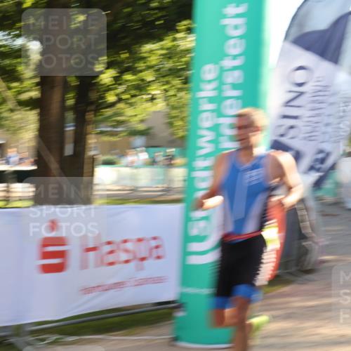 07.09.2025 - 19. Norderstedt Triathlon Luisa Fischer http://msf.ph/oto/8736792 07.09.2025 16:42:54 Ziel 516, 1050, 1603 meine-sportfotos.de