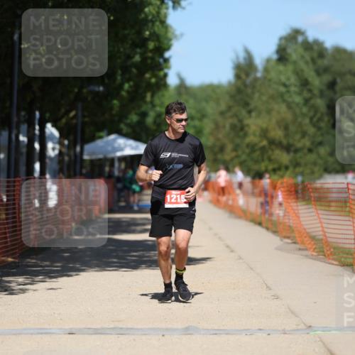 07.09.2025 - 19. Norderstedt Triathlon Michael Strokosch http://msf.ph/oto/8736814 07.09.2025 13:42:10 Laufen 1215 meine-sportfotos.de